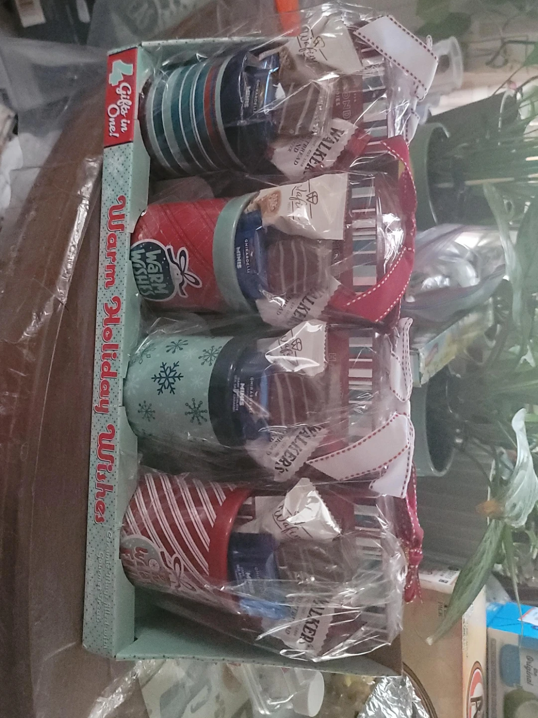 Holiday Mug and Treat Gift Set