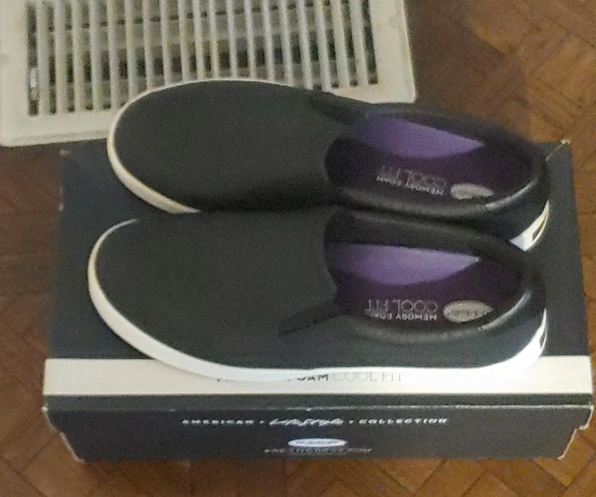 Dr. Scholl's Women's Black Slip-On Sneakers