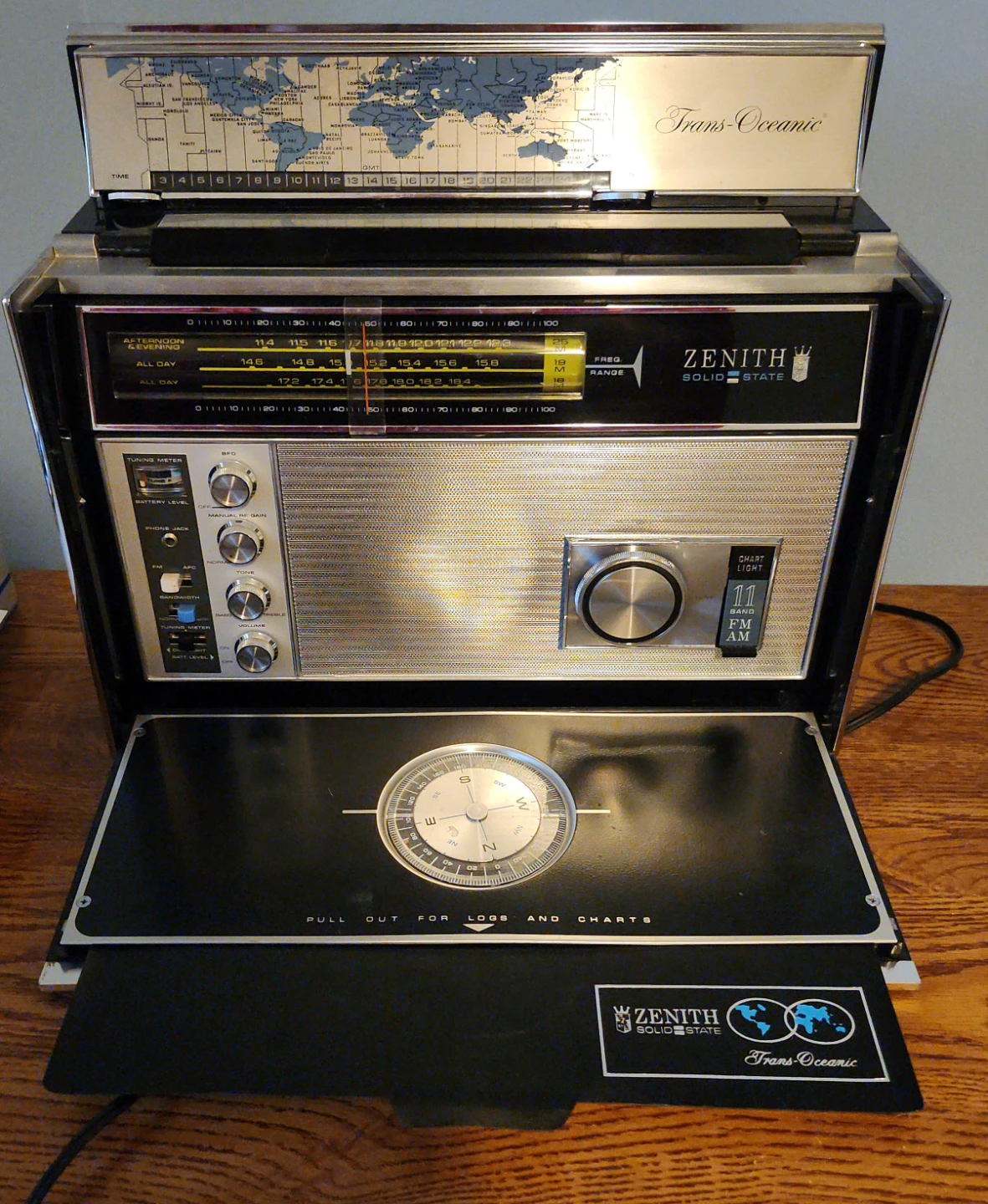 Zenith Trans-Oceanic Solid State AM/FM Radio