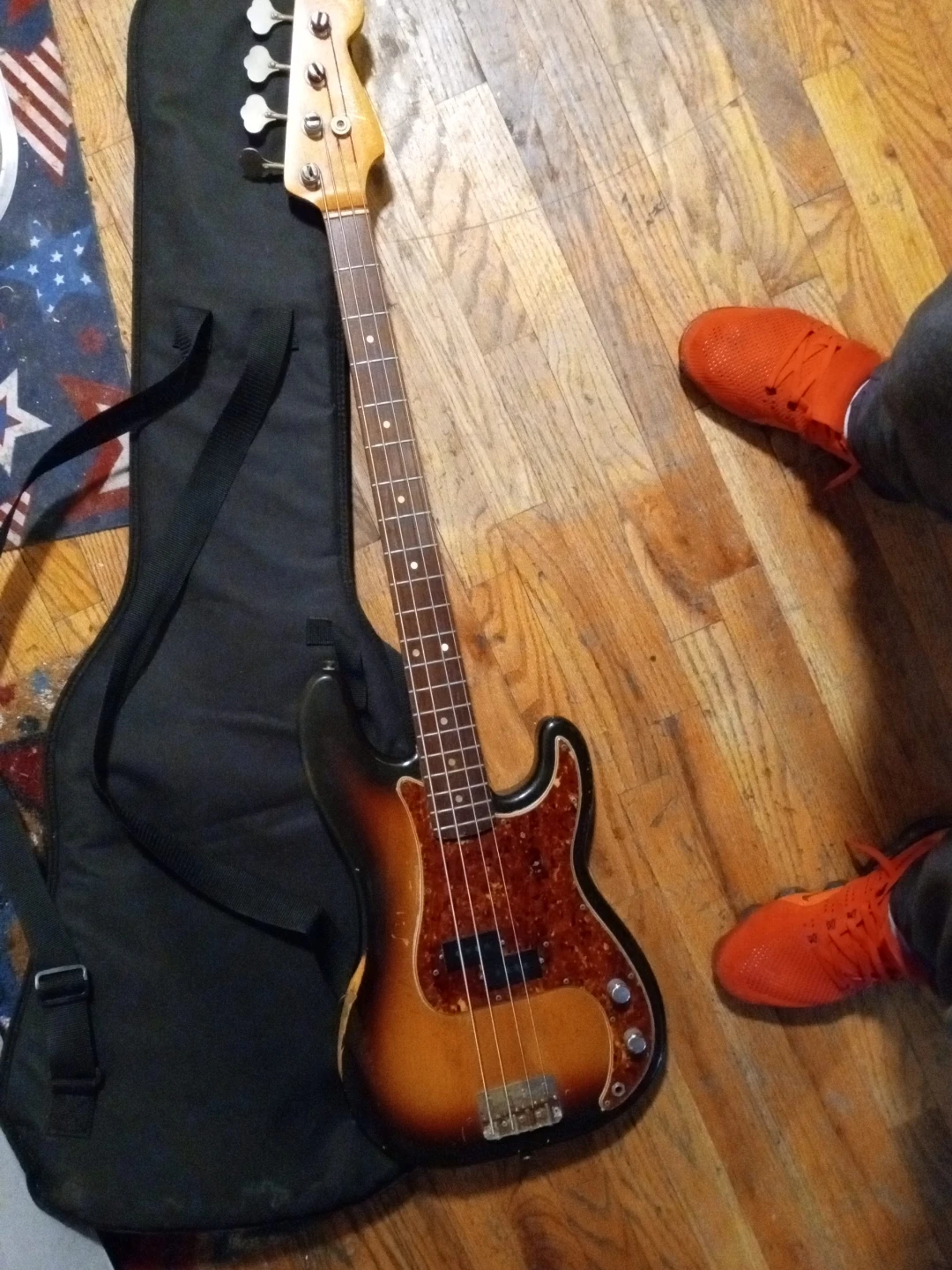 Sunburst Electric Bass Guitar