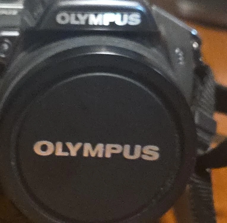 Olympus SP-550UZ 18x Optical Zoom Digital Camera