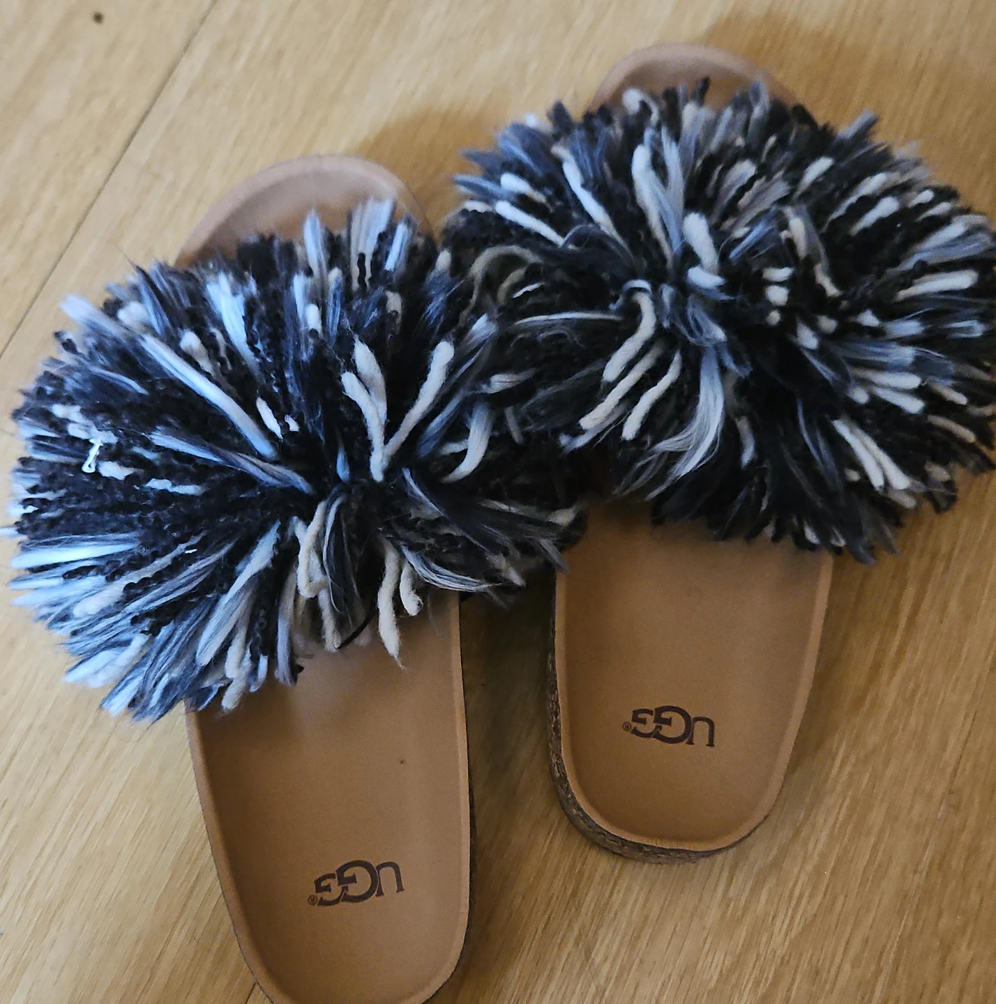 UGG Pom Pom Slides