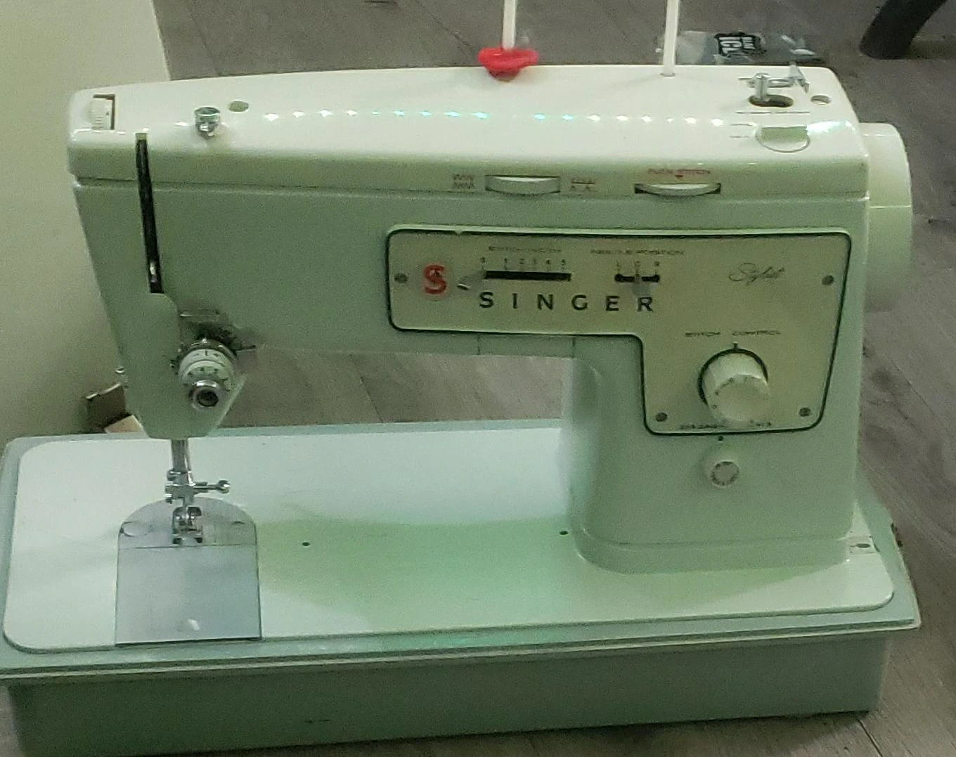 Singer "Style" Sewing Machine