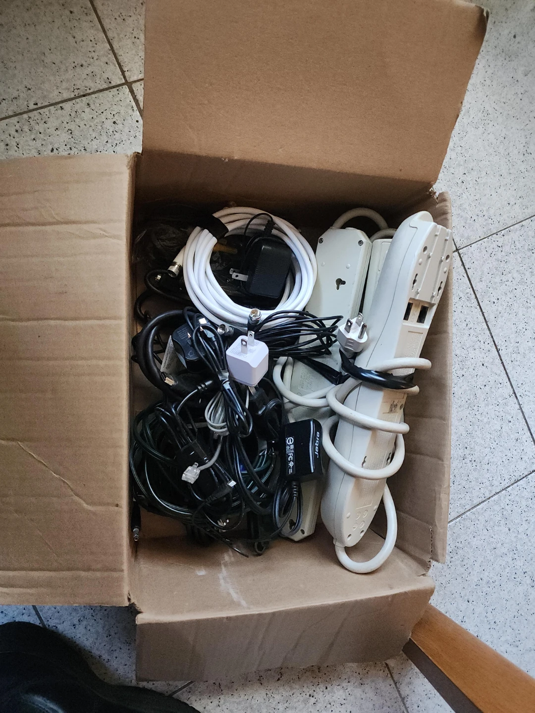 Lot of Assorted Electronic Accessories