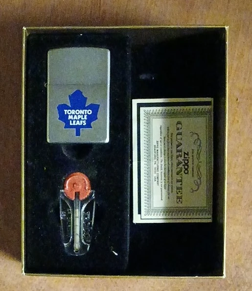 Zippo Toronto Maple Leafs Lighter and Wick Tool Set