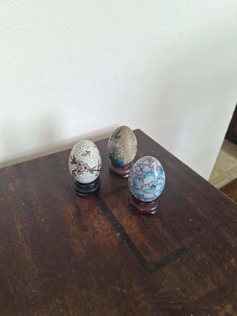 Set of 3 Decorative Cloisonné Eggs with Stands