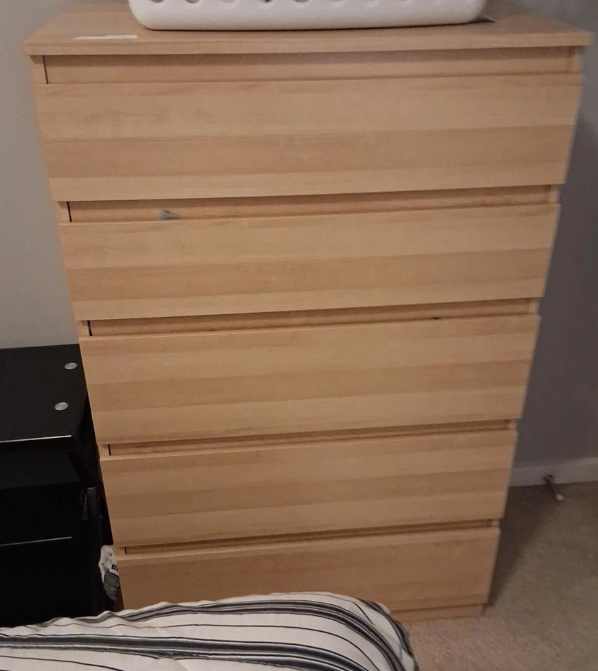Light Wood 5-Drawer Dresser