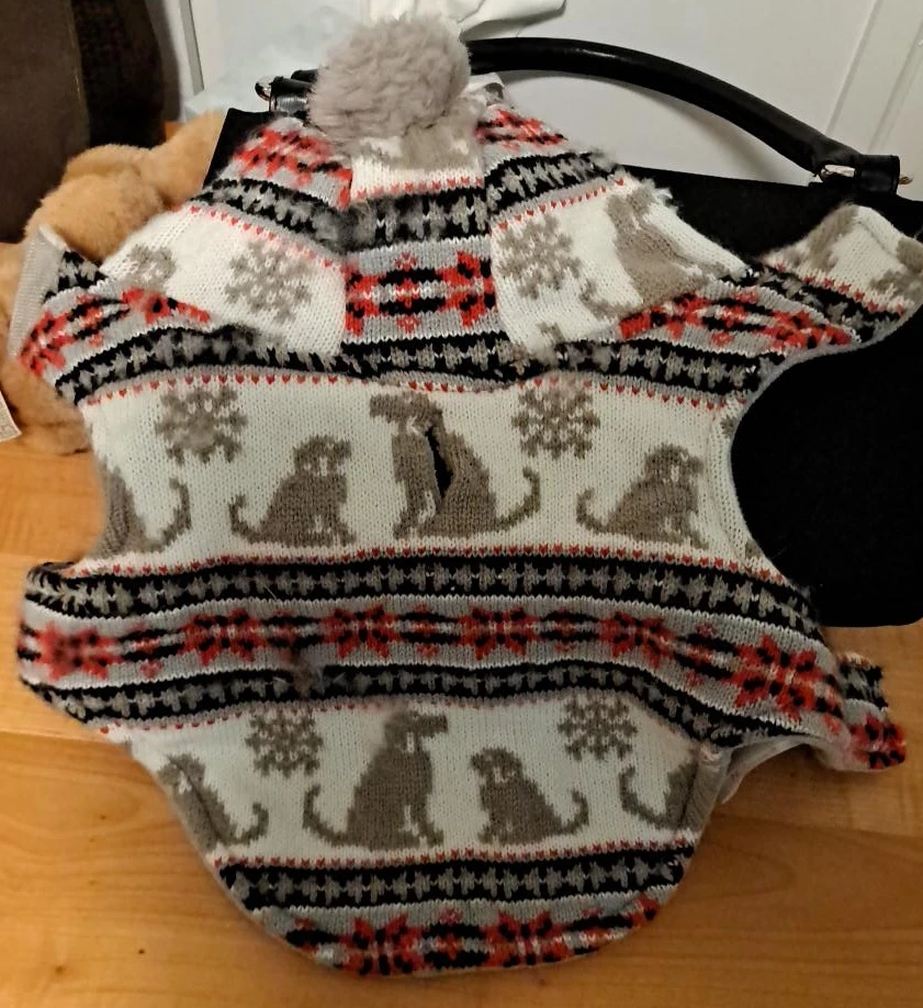 Dog Sweater with Snowflakes and Dogs Pattern