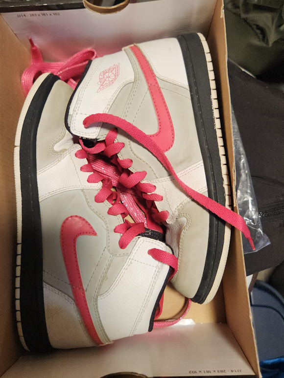Nike Air Jordan 1 High Sneakers - White/Pink