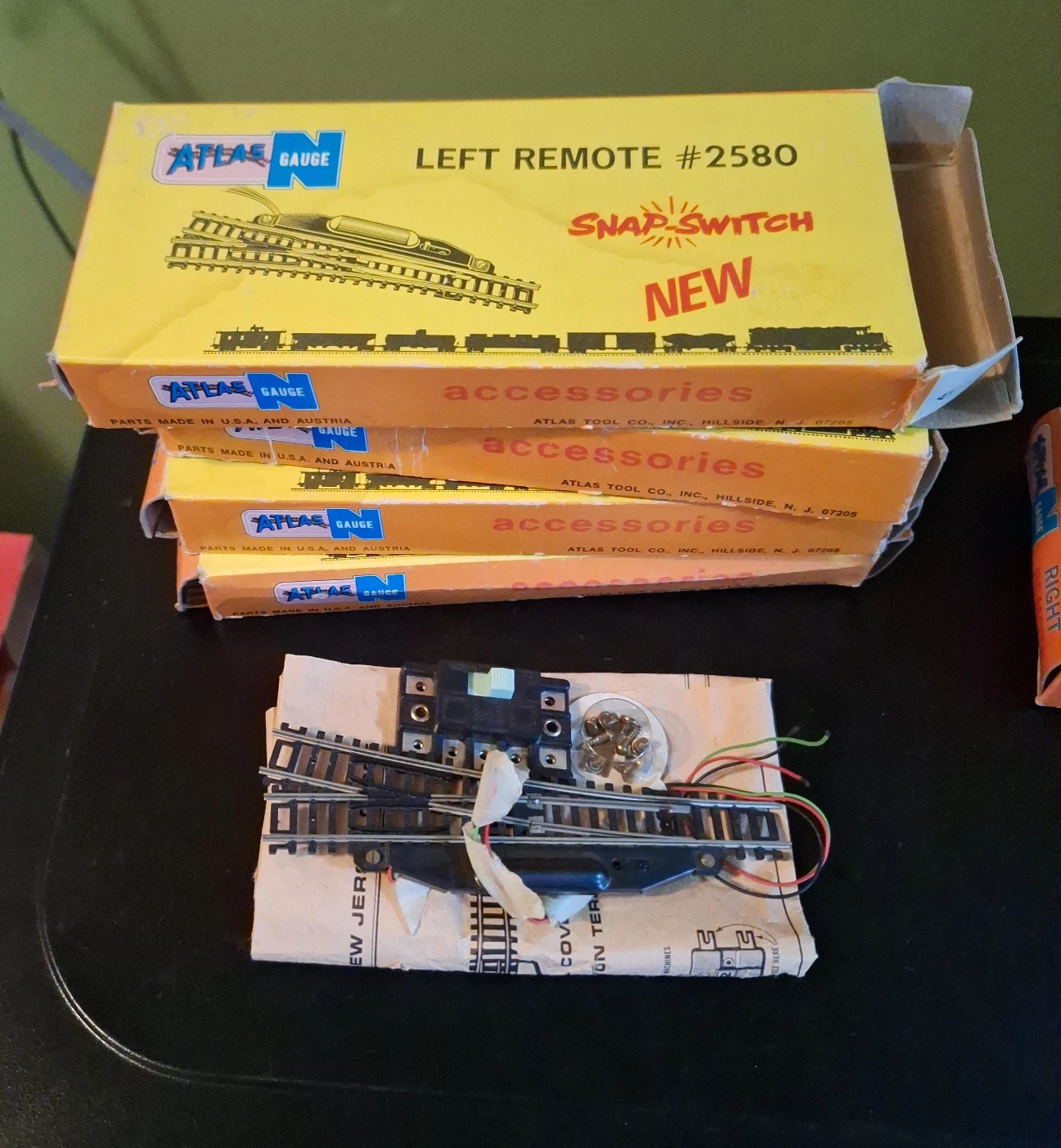 Atlas N Gauge Left Remote Snap-Switch #2580