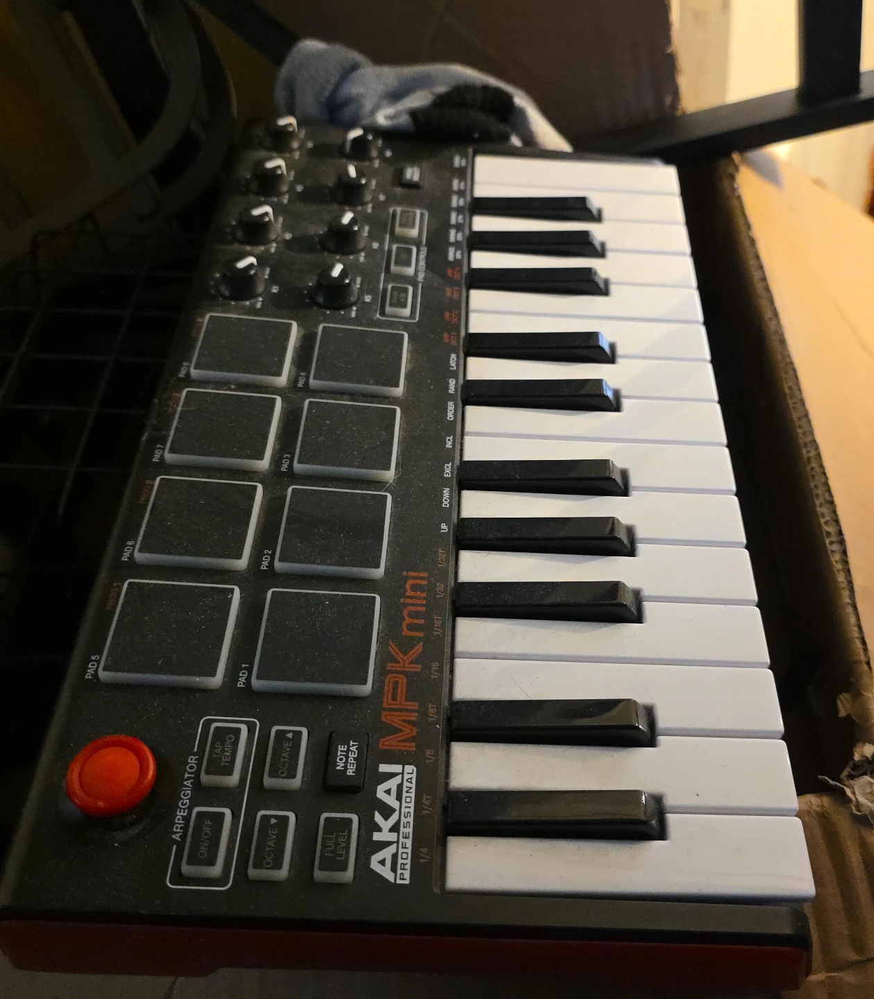 AKAI MPK Mini Professional MIDI Controller