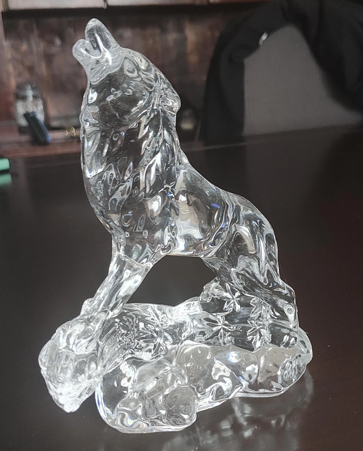 Crystal Howling Wolf Figurine
