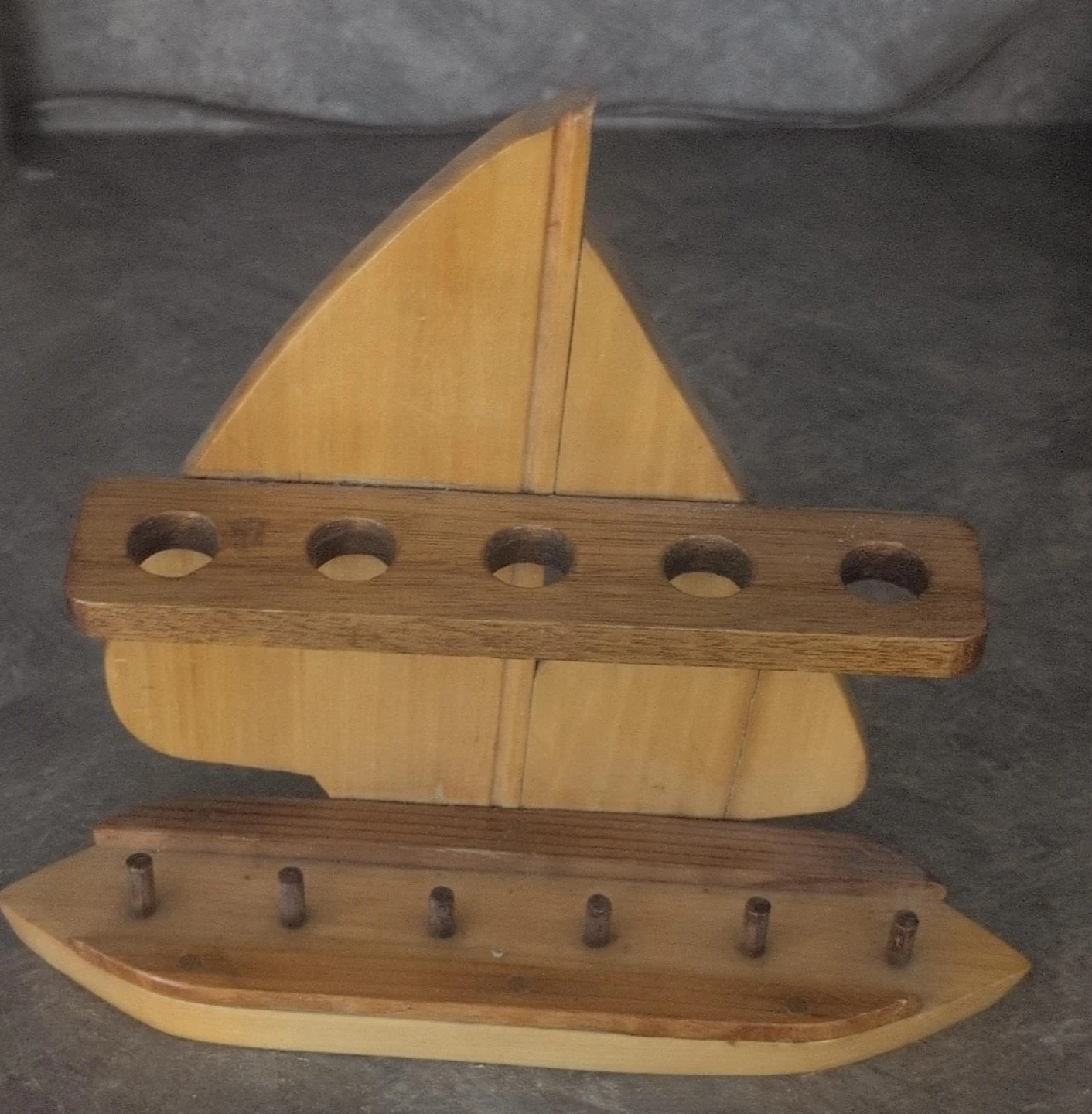 Wooden Sailboat Pipe Holder
