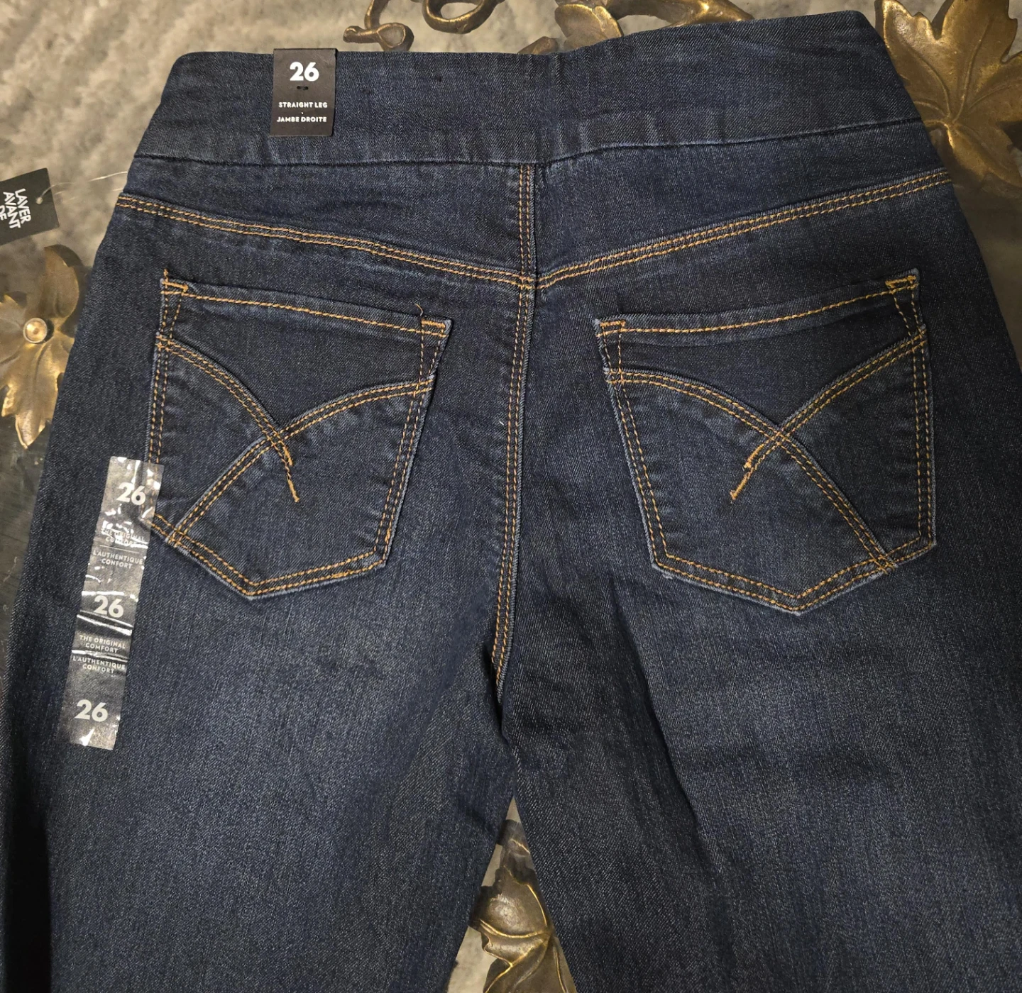 LAVER AVANT Straight Leg Jeans - Size 26