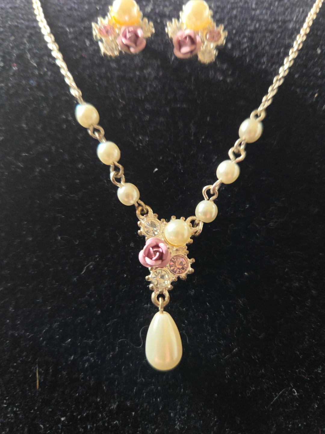 Pearl and Rose Flower Necklace and Earring Set