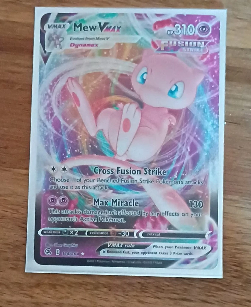 Mew VMAX Pokémon Card