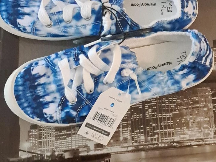Time and Tru Women's Tie Dye Memory Foam Sneakers Size 8