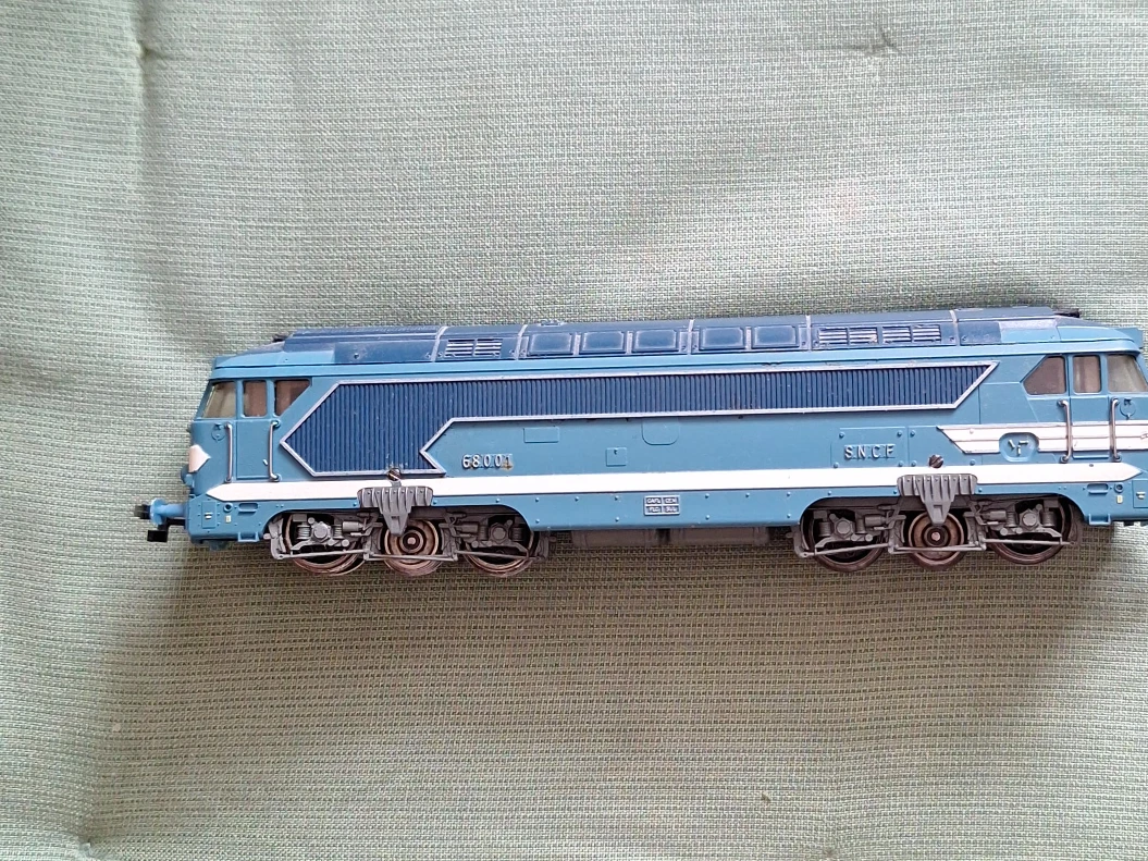 Blue SNCF Model Train Locomotive 68001