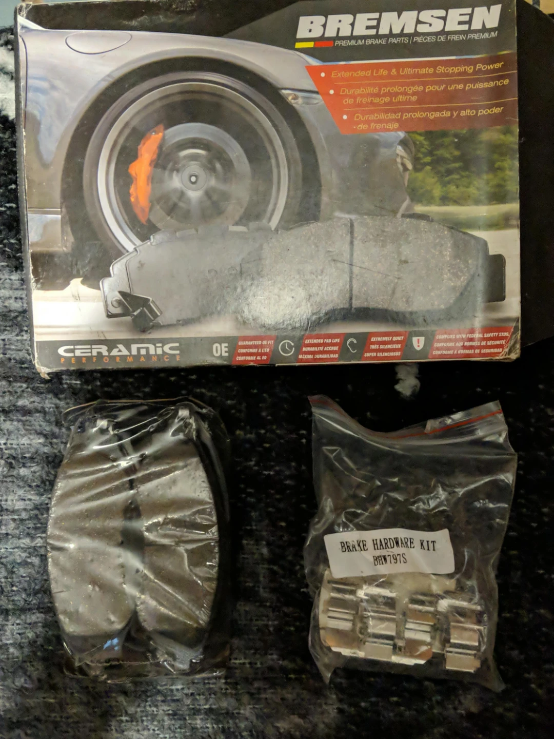 Bremsen Ceramic Brake Pads with Hardware Kit