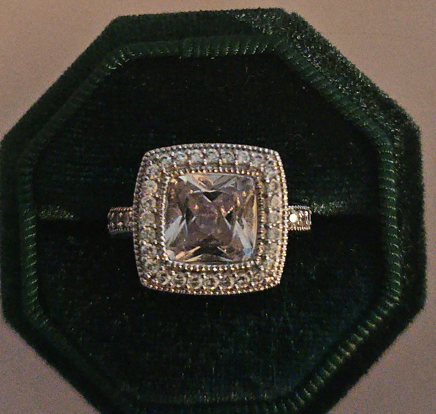 Sparkling Halo Ring
