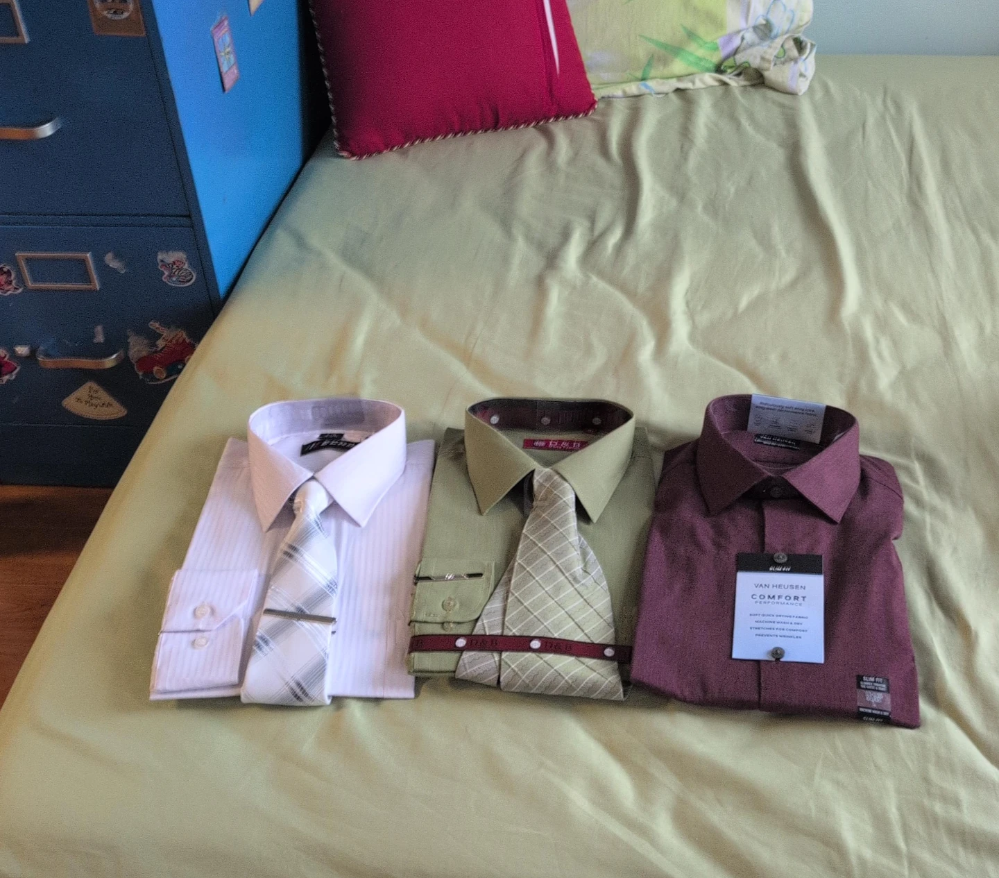 3 Van Heusen Dress Shirts with Ties $30 for 3