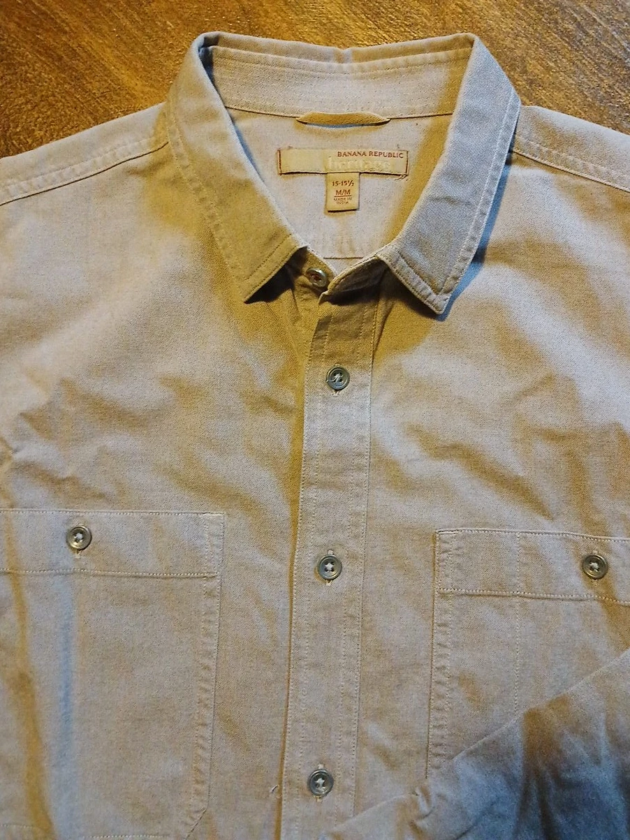 Banana Republic Button-Up Shirt - M