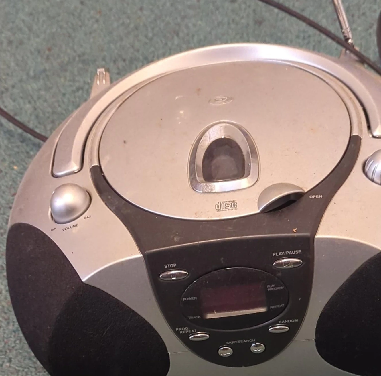 Portable CD Player Boombox with Radio