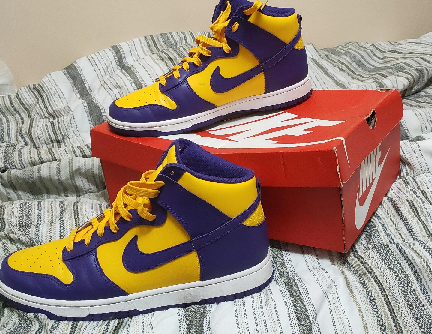 Nike Dunk High "Lakers" retro
