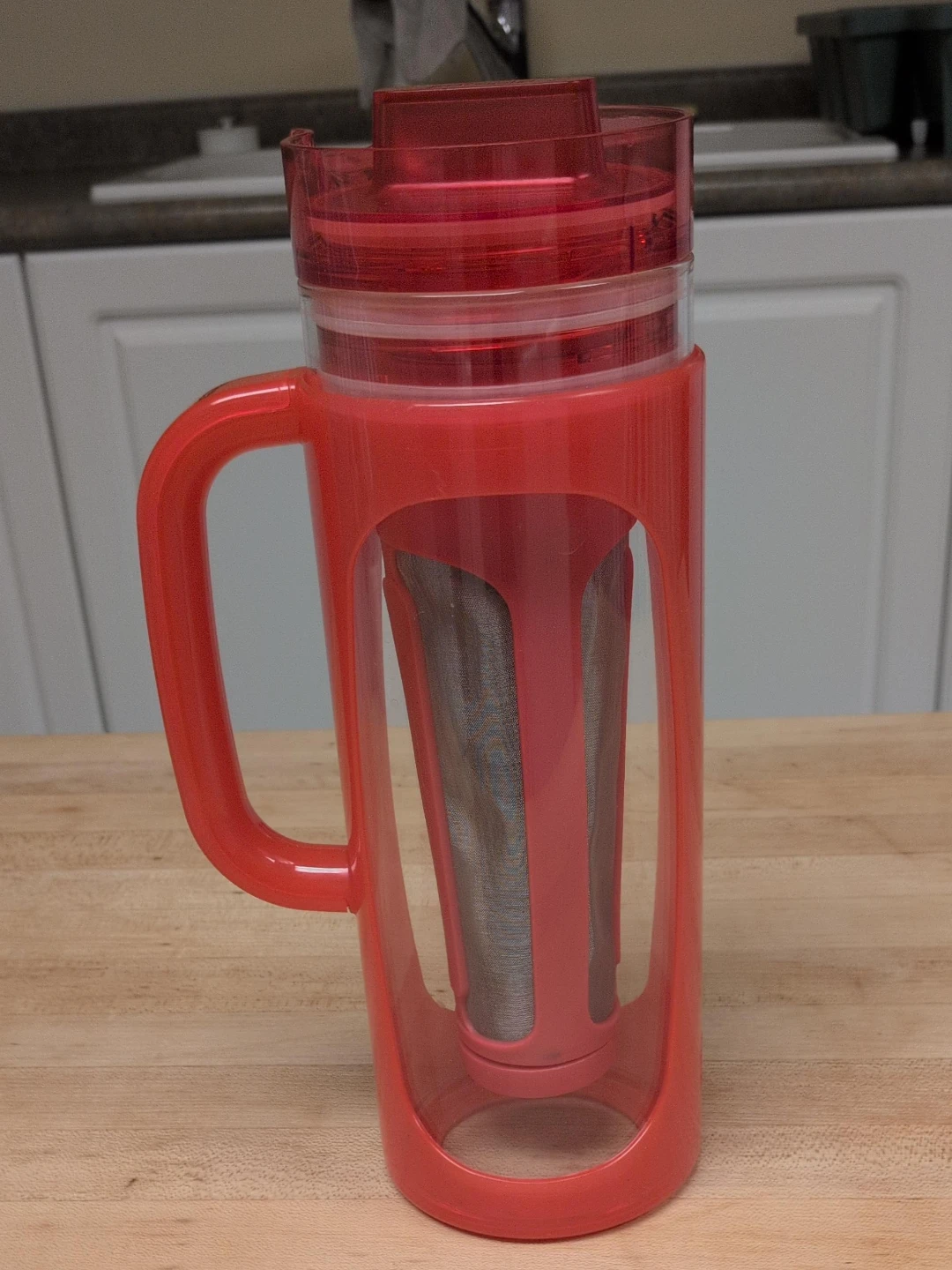 Primula Fuscia color water infusion pitcher