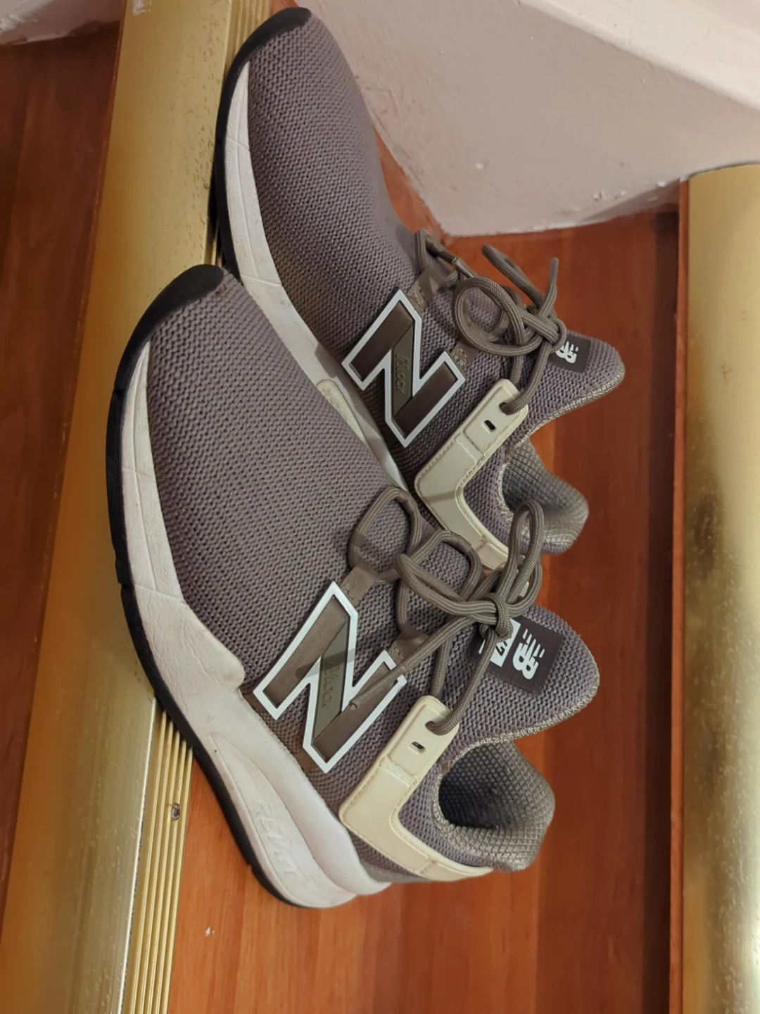 New Balance 247 Women's Sneakers - Grey