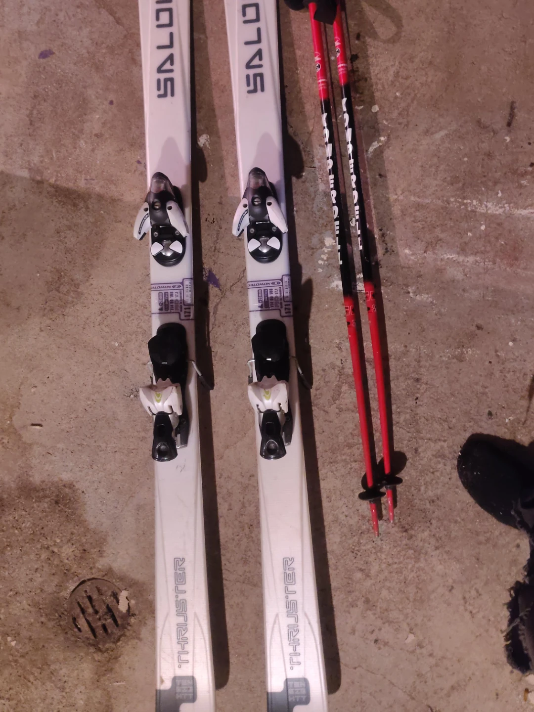 Salomon Thruster Ski Pair with Poles