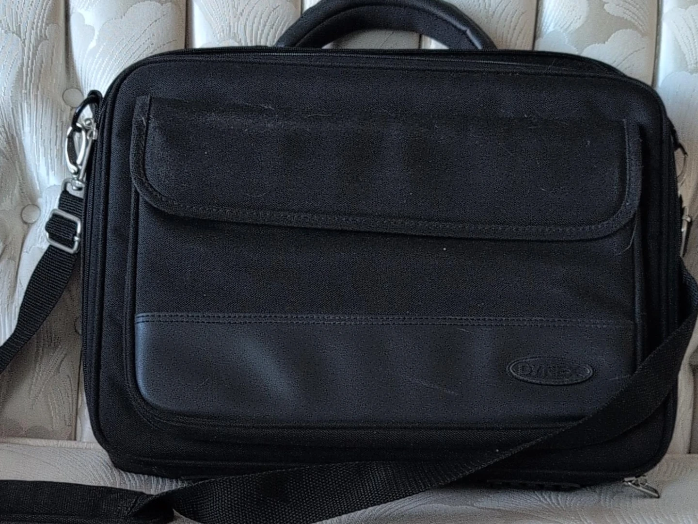 Dynex Black Laptop Bag Messenger Bag