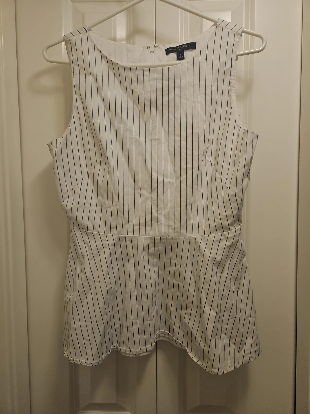 Banana Republic Pinstripe Sleeveless Top Size 4