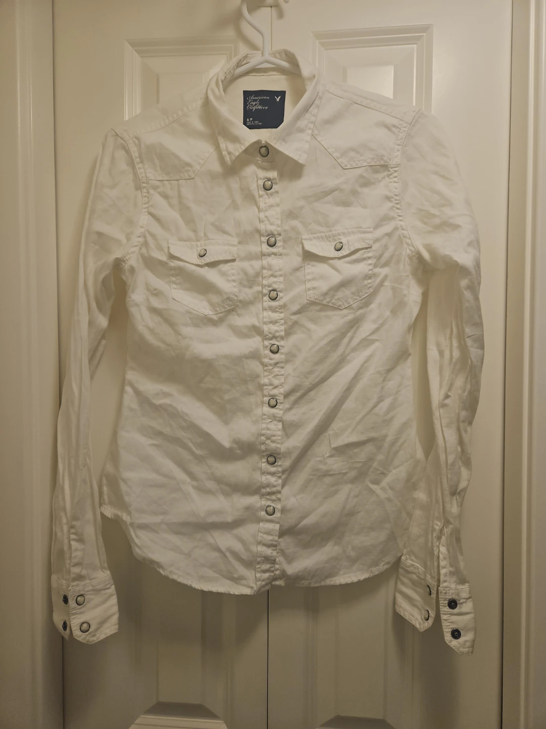 American Eagle Outfitters White Long Sleeve Snap Button Shirt