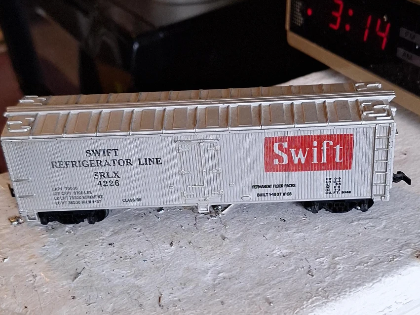 Swift Refrigerator Line Model Train Car SRLX 4226