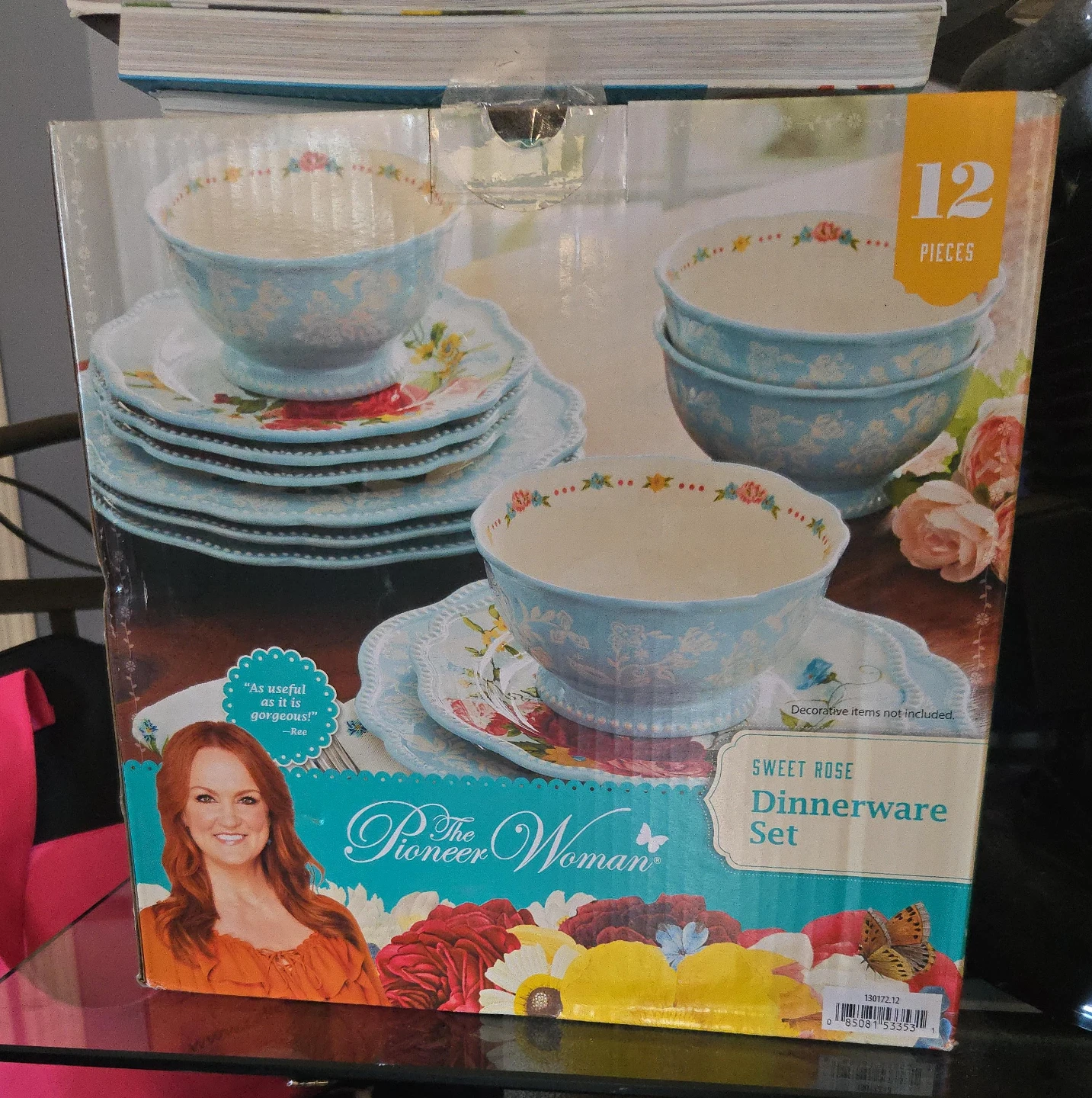 The Pioneer Woman Sweet Rose 12-Piece Dinnerware Set