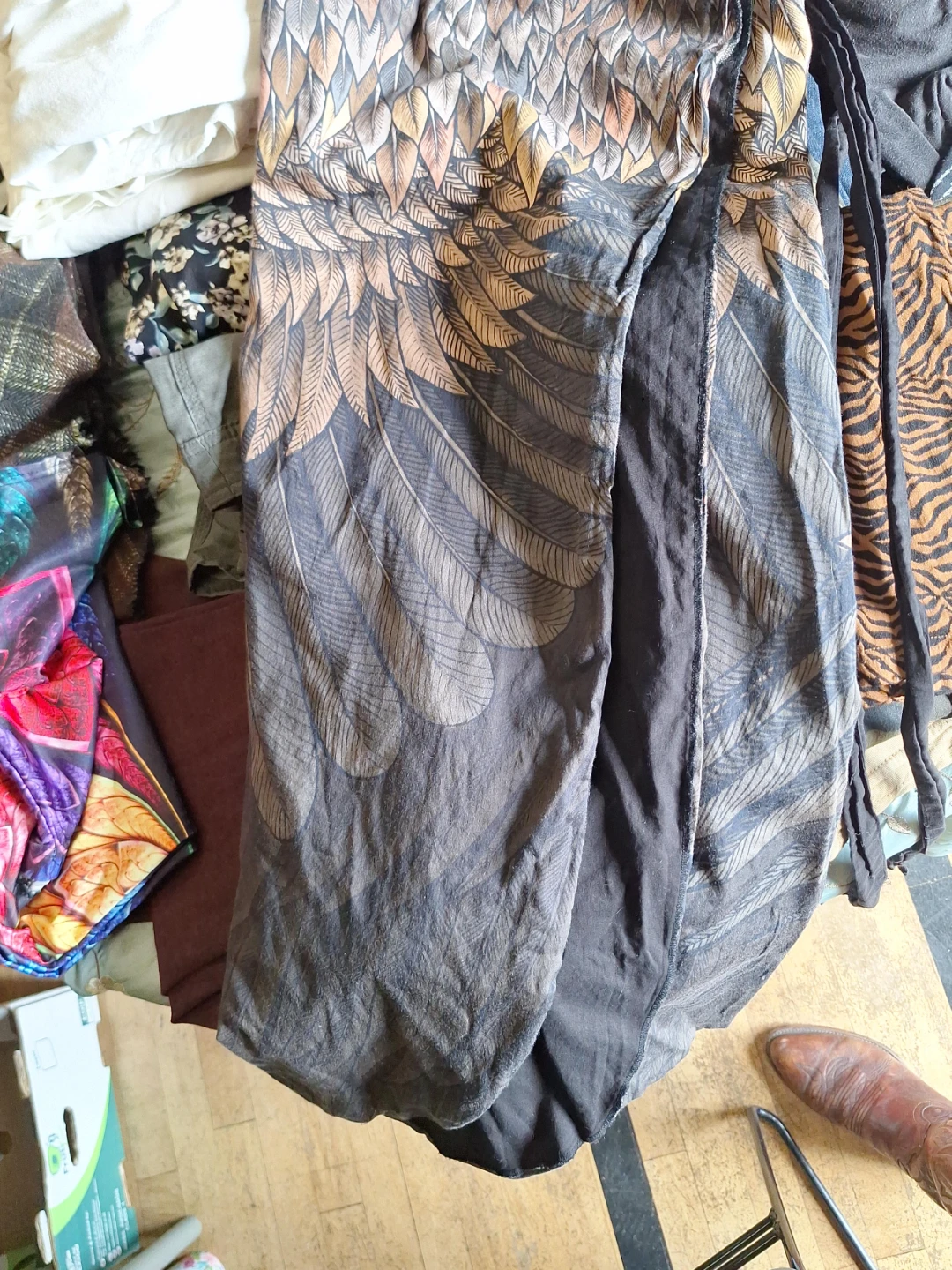 Unique Feather Print Wrap Skirt