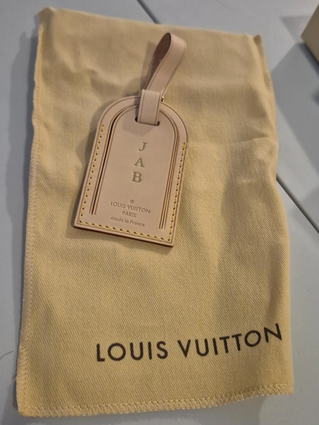 Louis Vuitton  luggage tage