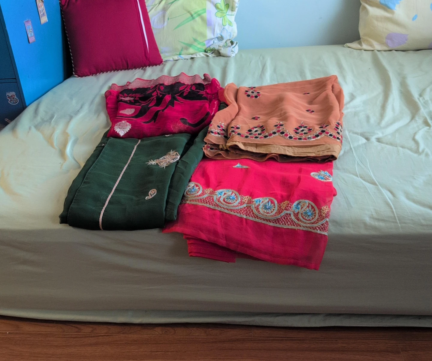 Bundle of 4Women's Sarees only saree $70 for 4