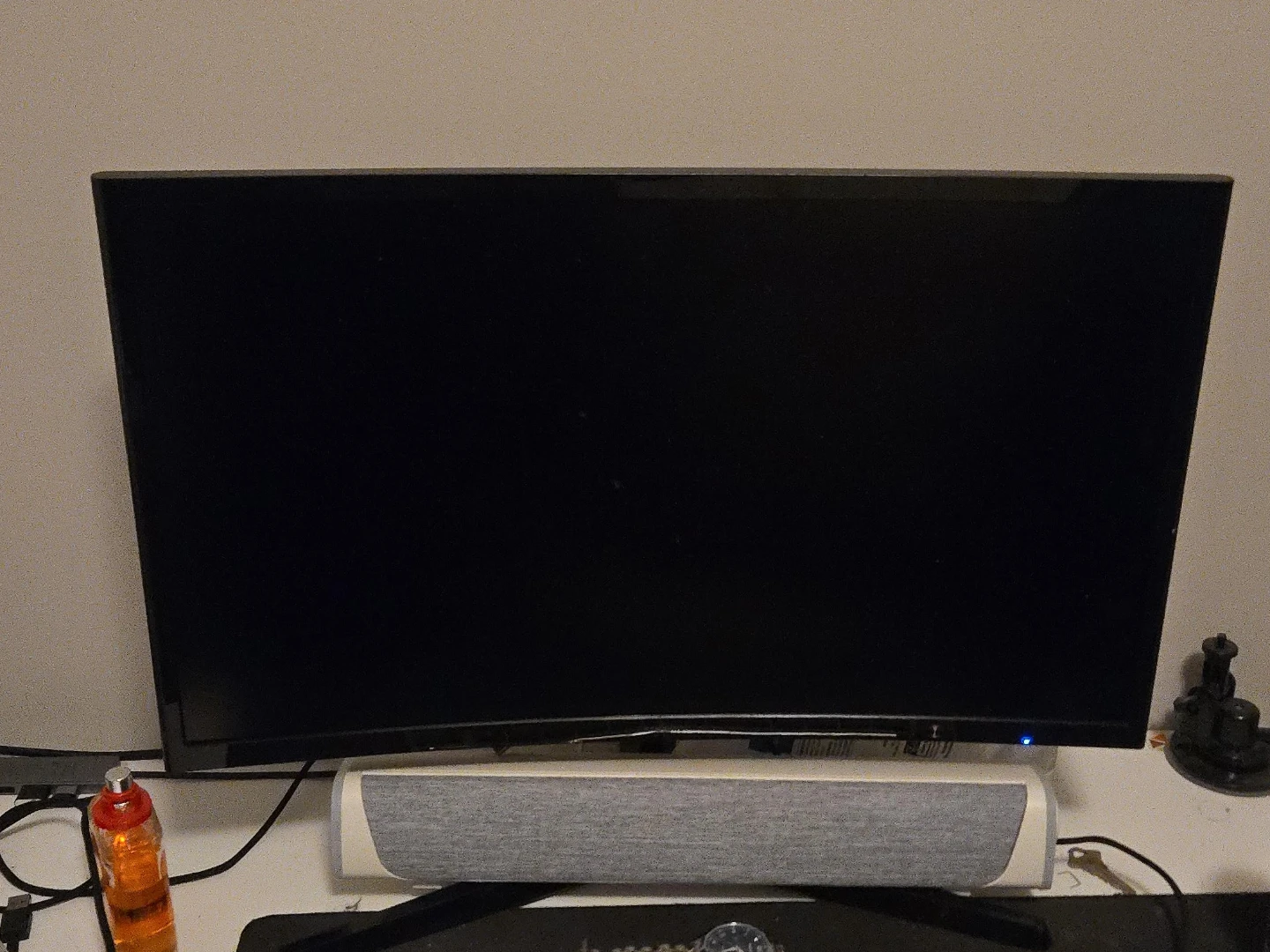 Curved computer monitor