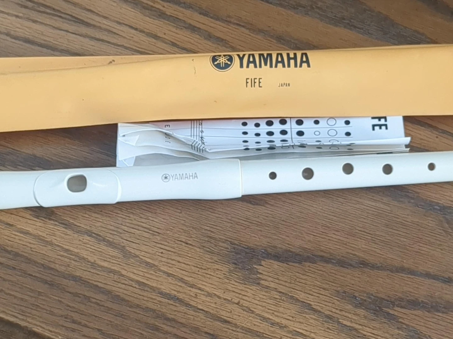 Yamaha White Fife with Case