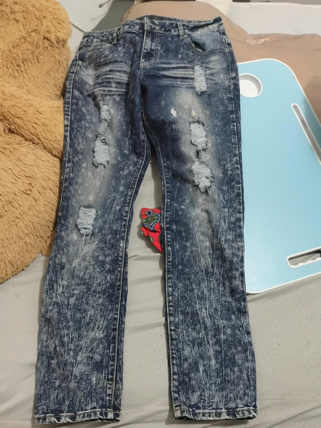 Distressed Wash Bootcut Jeans