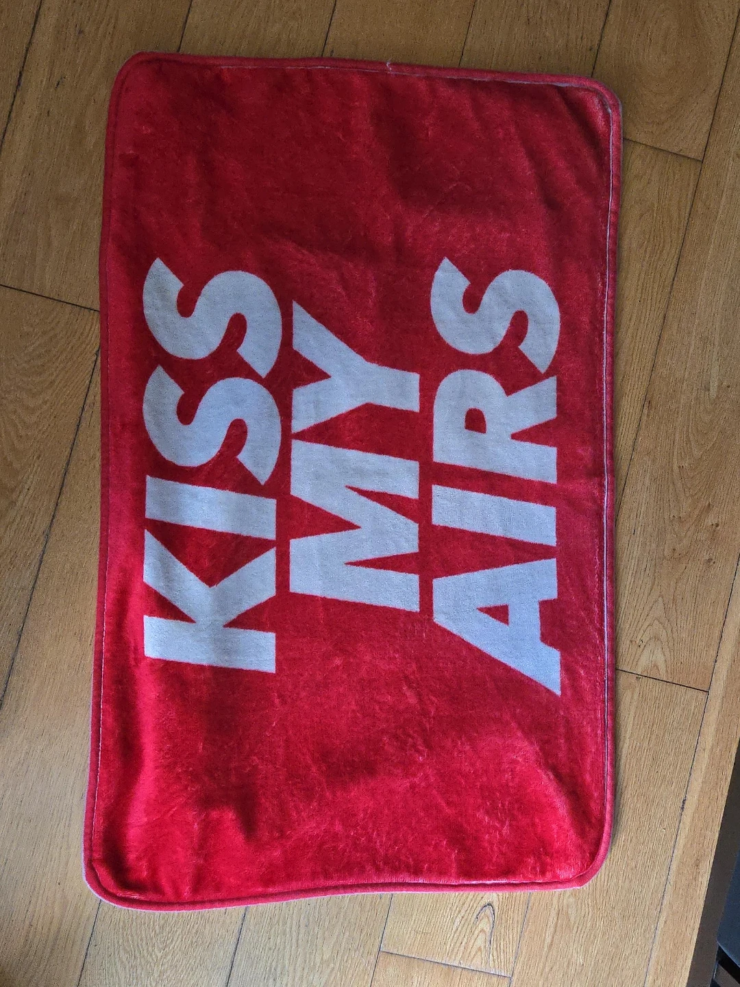 Red Welcome Mat "Kiss My Airs"