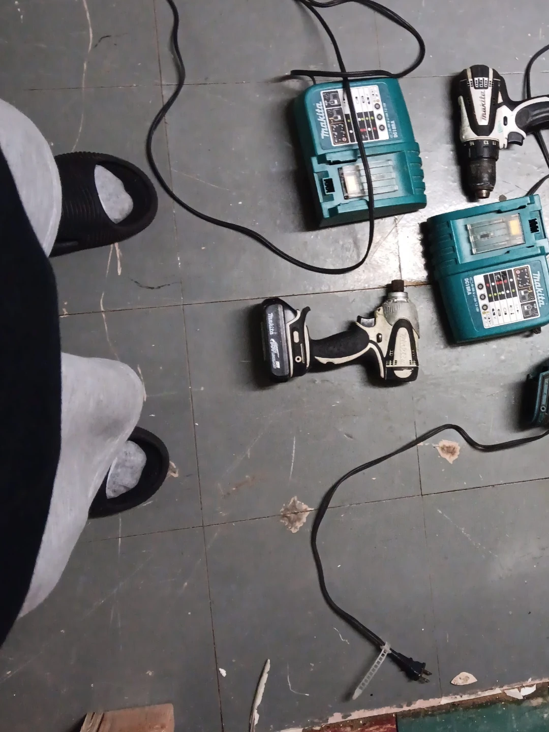 Makita Cordless Drill/Impact Driver Lot - photo 3