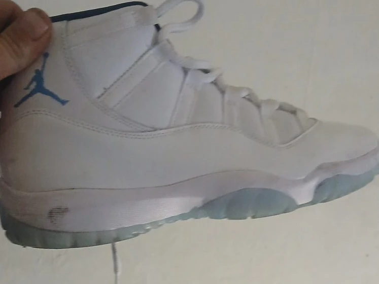 Air Jordan 11 Retro White/Blue