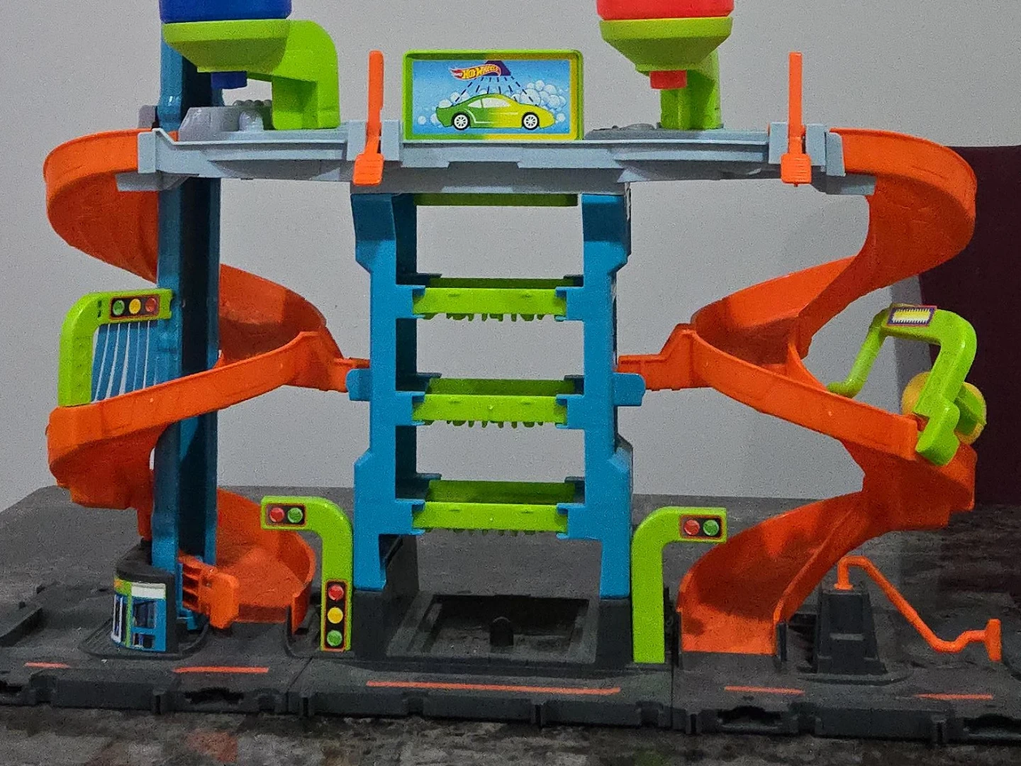 Hot Wheels Mega Tower Car Wash