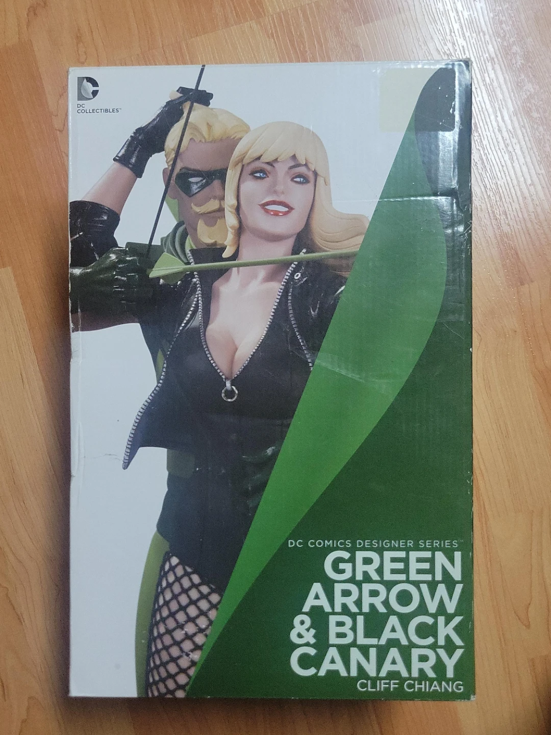 DC Collectibles Green Arrow & Black Canary Statue