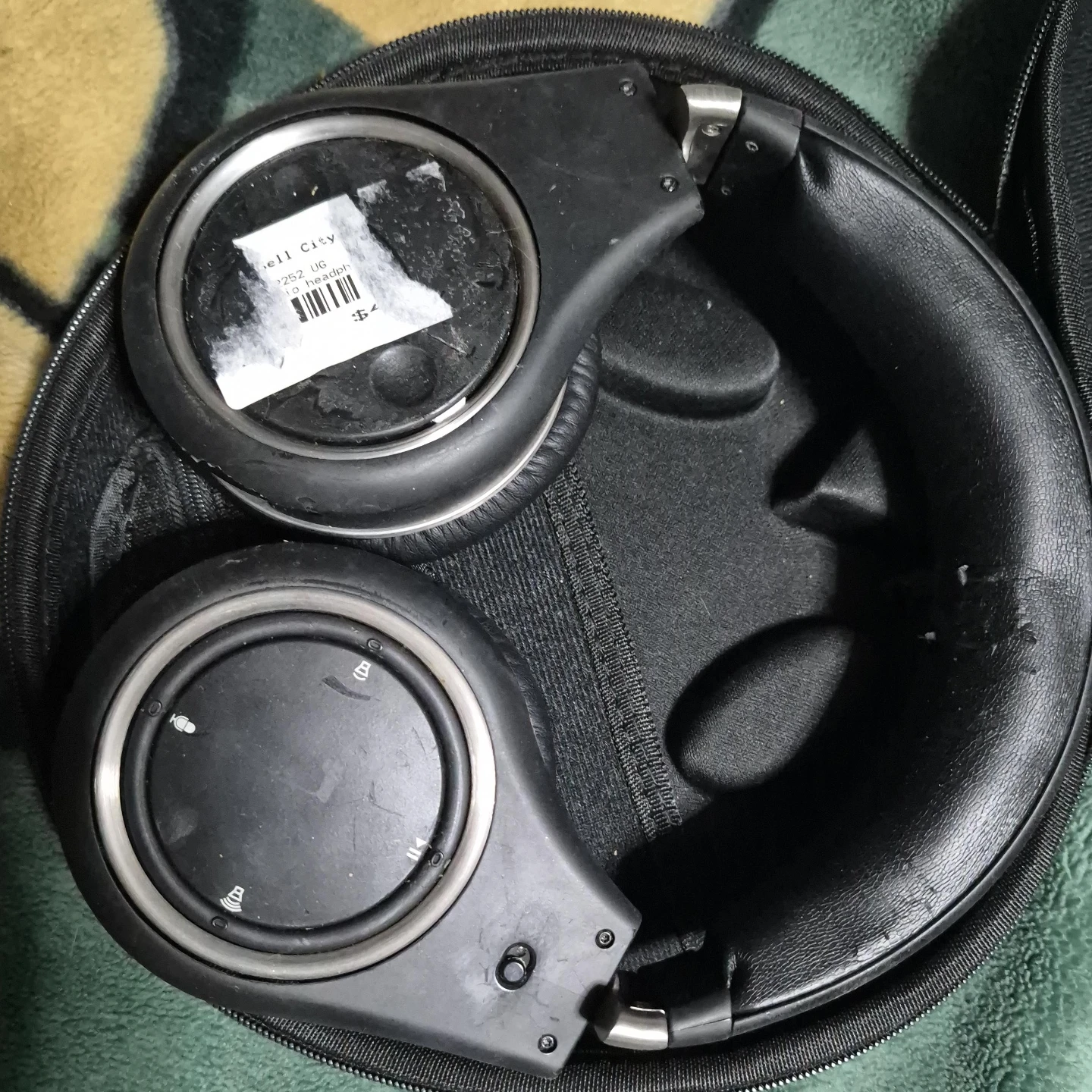 Bell City Headphones with Case