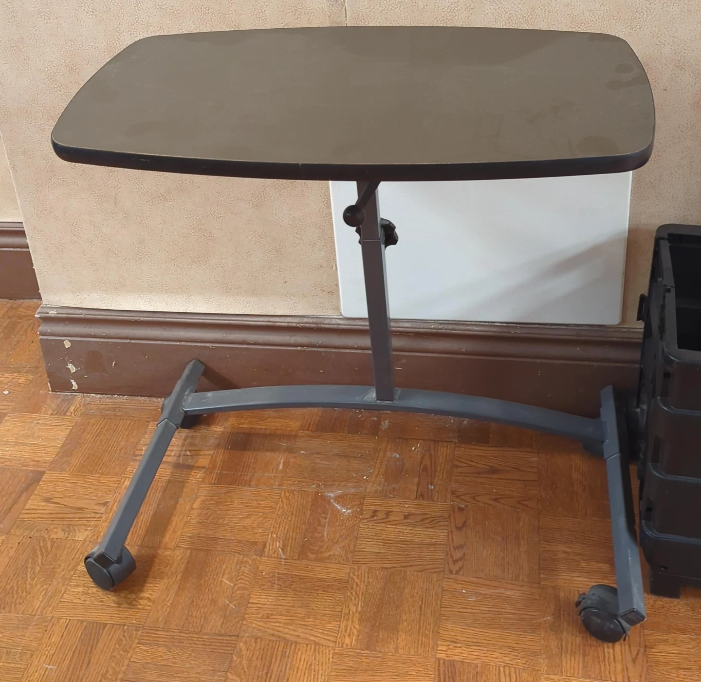 Adjustable Rolling Laptop Table