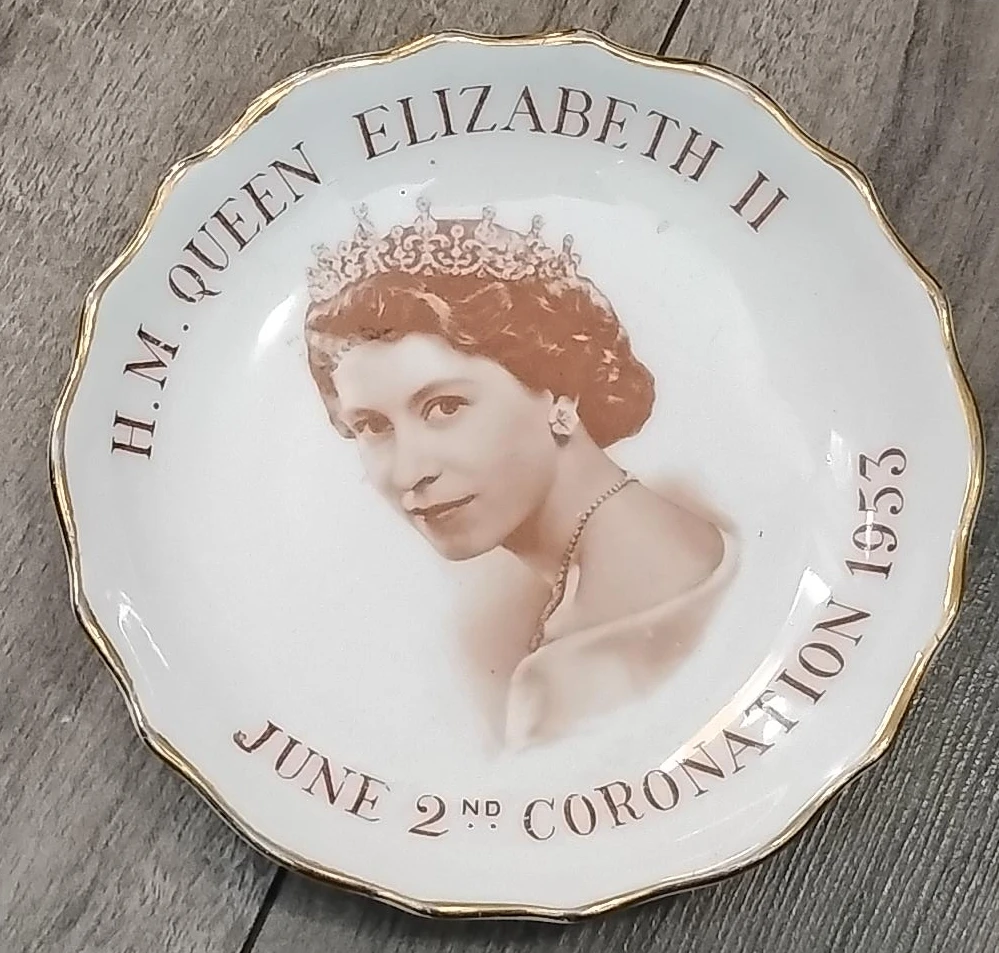 Queen Elizabeth II Coronation Commemorative Plate